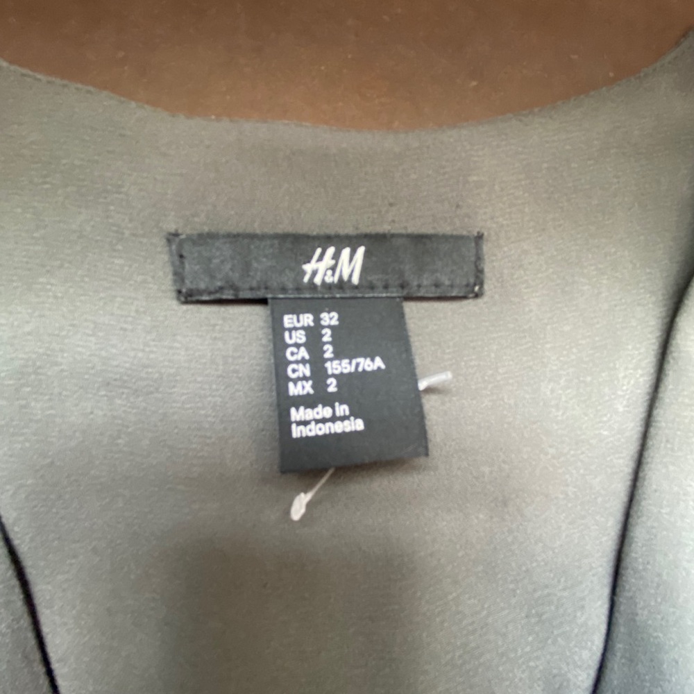 H&M size 2 - Picture 2 of 3